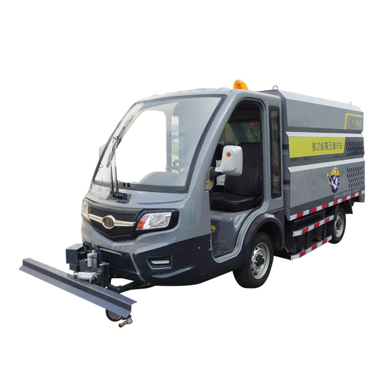 多功效高压洗濯车