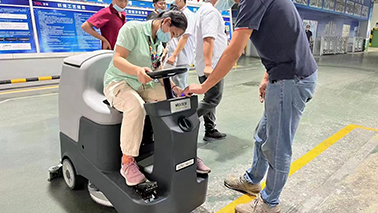 电动洗地机的应用需求